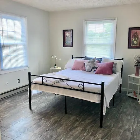 Trestle Creek Farm- Farmhouse Suite Bloomington Extérieur photo